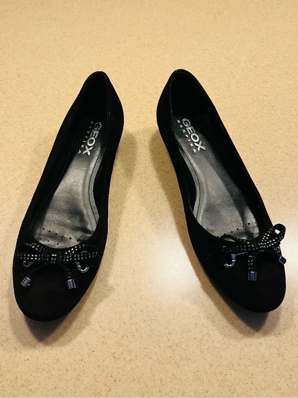 Geox “Respira” Black Suede Bow Ballet Flats size 7.5(38 euro)